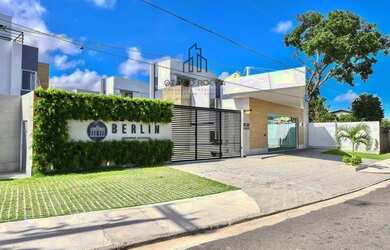 Imagem: A casa em condomínio possui 4 Dormitórios, 4 Banheiros, 2