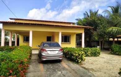 Imagem: A casa possui 3 Dormitórios, 3 Banheiros, 5 Vagas na garagem