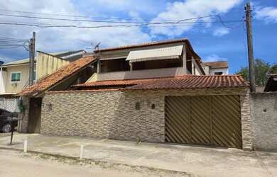 Imagem: A casa possui 1 Dormitório, 2 Banheiros, 1 Vaga na garagem