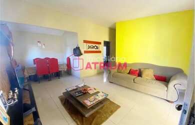 Imagem: A casa possui 3 Dormitórios, 2 Banheiros, 3 Vagas na garagem