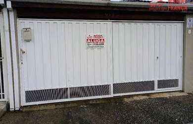 Imagem: A casa possui 3 Dormitórios, 1 Banheiro, 2 Vagas na garagem