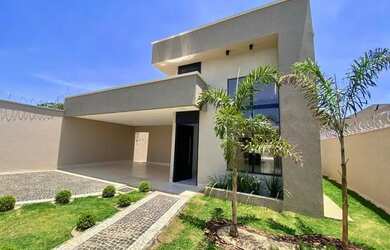 Imagem: A casa possui 3 Dormitórios, 4 Banheiros, 4 Vagas na garagem