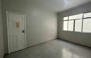 Imagem: O apartamento possui 2 Dormitórios, 1 Banheiro, 70m² de Área