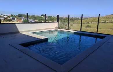 Imagem: A casa em condomínio possui 4 Dormitórios, 5 Banheiros, 5