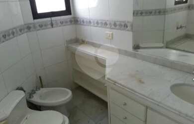 Imagem 12: 220m² Moema Pássaros. Piscina, Ar-condicionado, Guarda roupaeLareira