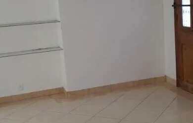 Imagem 3: Casa Petrópolis Castelanea beira rua principal uso residencial ou comercial