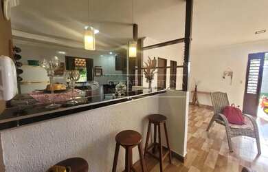 Imagem 8: F01 - Imperdível! Casa com Piscina, Jardim e 4 Quartos em Terreno de 1.000 m²