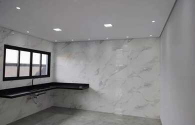 Imagem: A casa possui 3 Dormitórios, 5 Banheiros, 2 Vagas na garagem