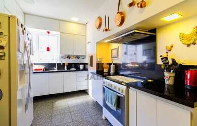 Imagem 13: Apartamento 332 m2 mobiliado, com 5 dormitórios sendo 1 suíte, sala...