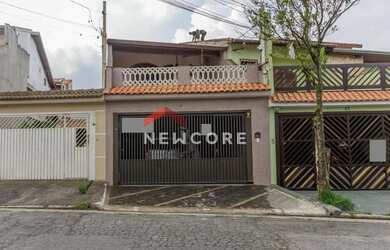 Imagem: A casa à venda possui 4 Dormitórios, 5 Banheiros, 2 Vagas