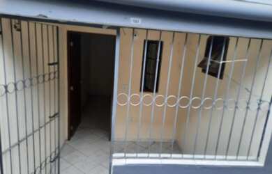 Imagem: O apartamento possui 2 Dormitórios, 1 Banheiro e está localizado