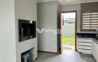 Imagem 4: Praia Noiva do Mar, pé direito diferenciado, com 2 dormitórios, sendo...