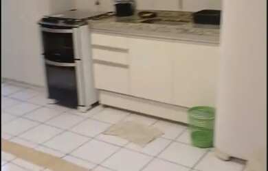 Imagem: O apartamento possui 1 Dormitório, 1 Banheiro, 1 Vaga na garagem