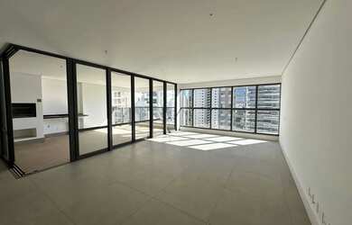 Imagem: O apartamento possui 3 Dormitórios, 5 Banheiros, 2 Vagas na