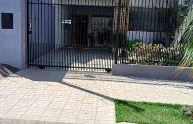 Imagem: A casa possui 3 Dormitórios, 2 Banheiros, 2 Vagas na garagem