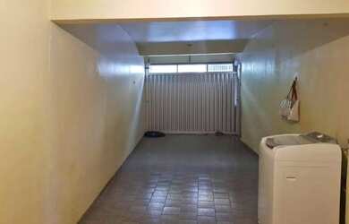 Imagem: A casa possui 2 Dormitórios, 1 Banheiro e 3 Vagas na garagem