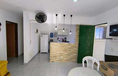 Imagem: A casa possui 3 Dormitórios, 2 Banheiros, 2 Vagas na garagem