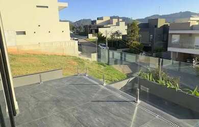 Imagem 4: Casa de Condomínio com 3 suítes, área gourmet, piscina e 4 vagas para venda com 436m²