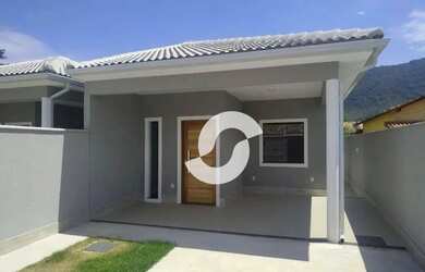 Imagem: A casa possui 3 Dormitórios, 1 Banheiro, 2 Vagas na garagem