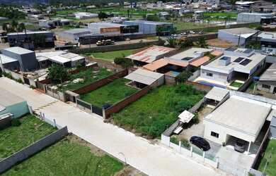 Imagem: O terreno possui 400m² de Área e está localizado em Ponte