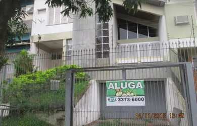 Imagem: A casa possui 3 Dormitórios, 2 Banheiros, 1 Vaga na garagem