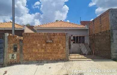 Imagem: A casa possui 1 Dormitório, 1 Banheiro, 236m² de Área e