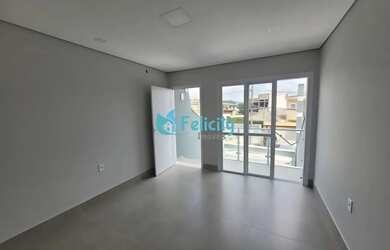 Imagem: A casa possui 2 Dormitórios, 3 Banheiros, 2 Vagas na garagem