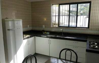 Imagem: A kitnet possui 1 Dormitório, 1 Banheiro, 1 Vaga na garagem