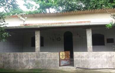 Imagem: A casa possui 2 Dormitórios, 1 Banheiro, 1 Vaga na garagem