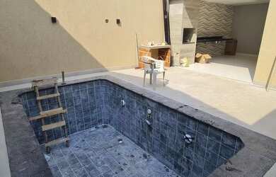 Imagem: A casa em condomínio possui 3 Dormitórios, 5 Banheiros, 5