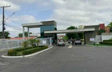 Imagem 1: //Vendo ou Alugo casa com 4 suítes no Condomínio Residencial Laranjeiras...