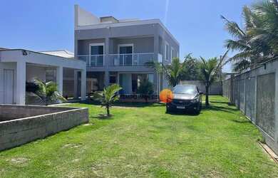 Imagem: A casa possui 3 Dormitórios, 3 Banheiros, 206m² de Área e