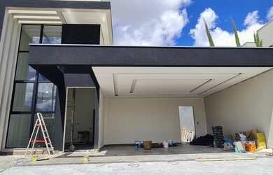 Imagem: A casa em condomínio possui 4 Dormitórios, 5 Banheiros, 4