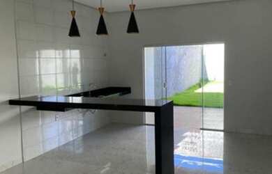 Imagem: A casa possui 2 Dormitórios, 2 Banheiros, 1 Vaga na garagem