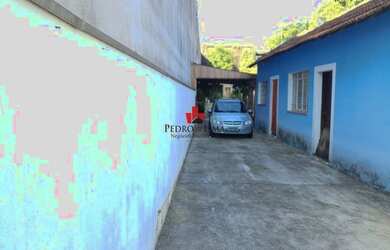 Imagem: A casa possui 2 Dormitórios, 1 Banheiro, 5 Vagas na garagem