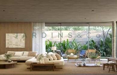 Imagem: A casa possui 5 Dormitórios, 4 Banheiros, 4 Vagas na garagem