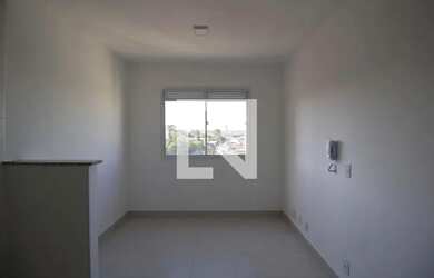 Imagem: O apartamento possui 2 Dormitórios, 1 Banheiro, 33m² de Área