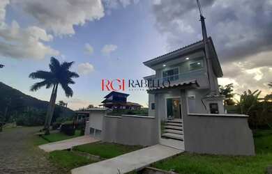 Imagem: A casa em condomínio possui 3 Dormitórios, 2 Banheiros, 1