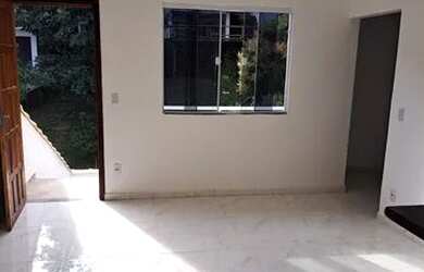 Imagem: A casa possui 2 Dormitórios, 1 Banheiro, 1 Vaga na garagem