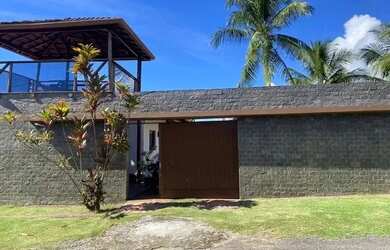 Imagem: A casa possui 2 Dormitórios, 2 Banheiros, 2 Vagas na garagem