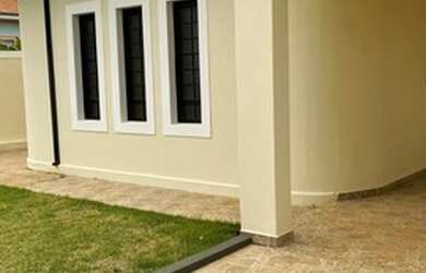 Imagem: A casa possui 3 Dormitórios, 3 Banheiros e 170m² de Área