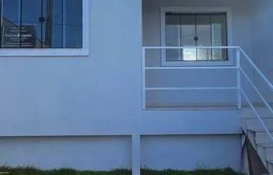 Imagem: A casa possui 2 Dormitórios, 2 Banheiros, 1 Vaga na garagem