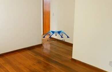 Imagem: O apartamento possui 3 Dormitórios, 1 Banheiro, 1 Vaga na garagem