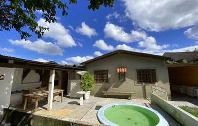 Imagem 3: Casa com Piscina a Venda CA232