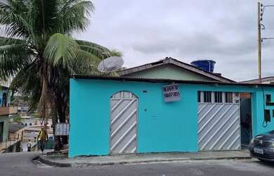 Imagem: A casa possui 2 Dormitórios, 1 Banheiro, 2 Vagas na garagem