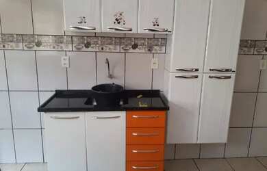 Imagem: A casa em condomínio possui 3 Dormitórios, 2 Banheiros, 2