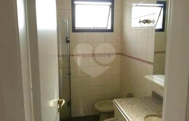 Imagem 14: 220m² Moema Pássaros. Piscina, Ar-condicionado, Guarda roupaeLareira