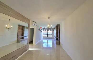 Imagem: O apartamento possui 3 Dormitórios, 1 Banheiro, 1 Vaga na garagem