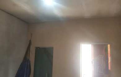 Imagem: A casa possui 1 Dormitório, 1 Banheiro, 2 Vagas na garagem