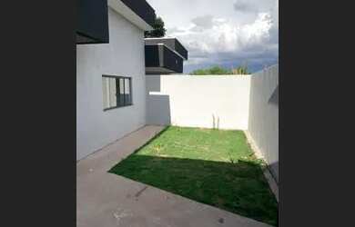 Imagem: A casa em condomínio possui 3 Dormitórios, 2 Banheiros, 2